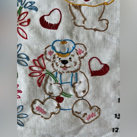 Handstitched embroidered cloth height, measurement decoration bear design - Picture 9 of 10